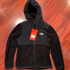 NORTHFACE WOMENS JACKET- NEW